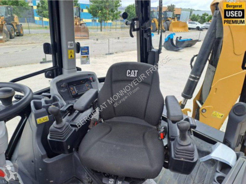 Багер-товарач Caterpillar 432
