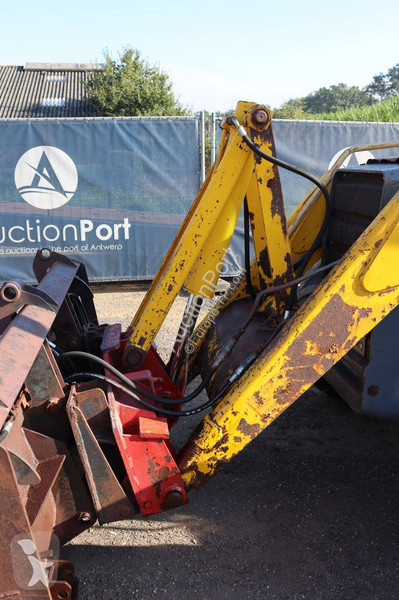 Tractopelle MF Automation 860