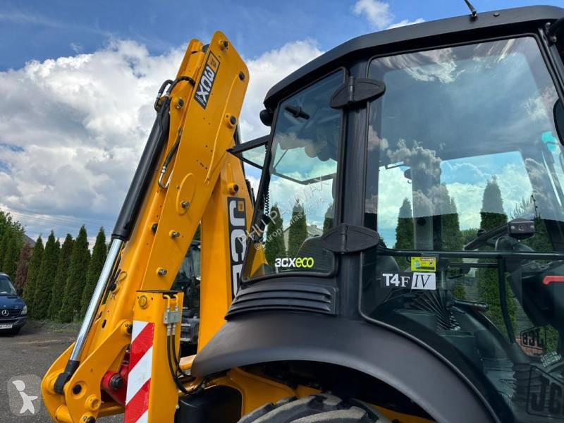 Buldoexcavator JCB