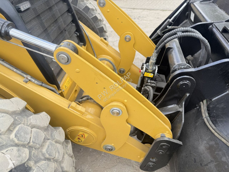 Koparko-ładowarka Caterpillar 444F