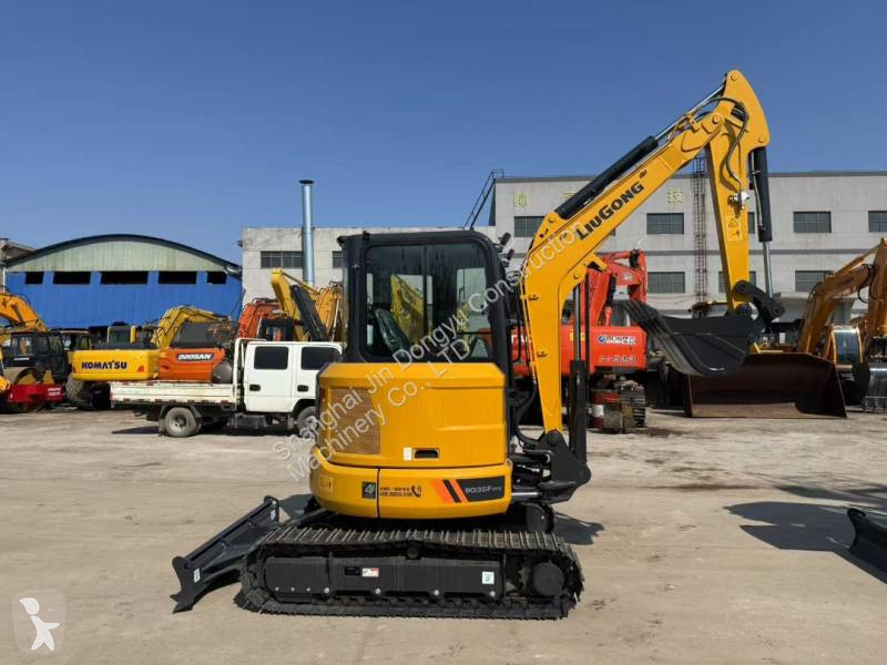 Traktor med grab LiuGong 9035F