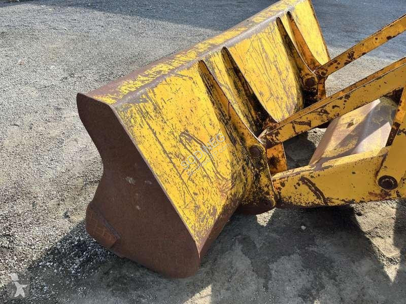 Rýpadlo-nakladač JCB - 4X4