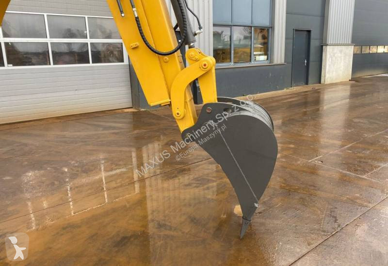Traktor med grab JCB MAXUS