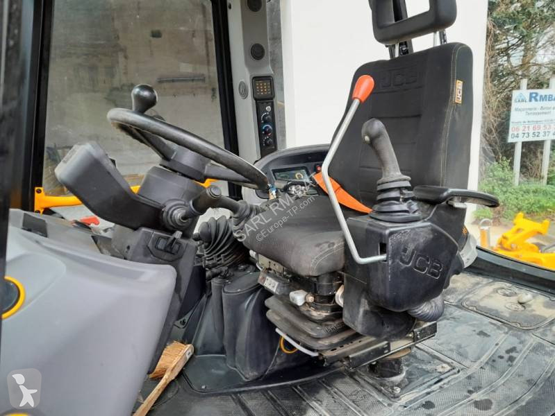 Retroescavadora JCB Plus
