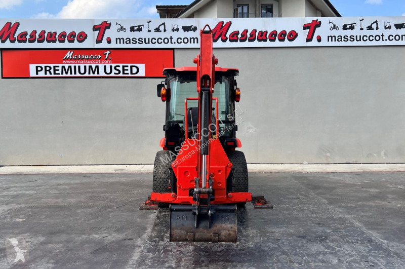 Экскаватор-погрузчик Kubota  B2231 4x4 CON...