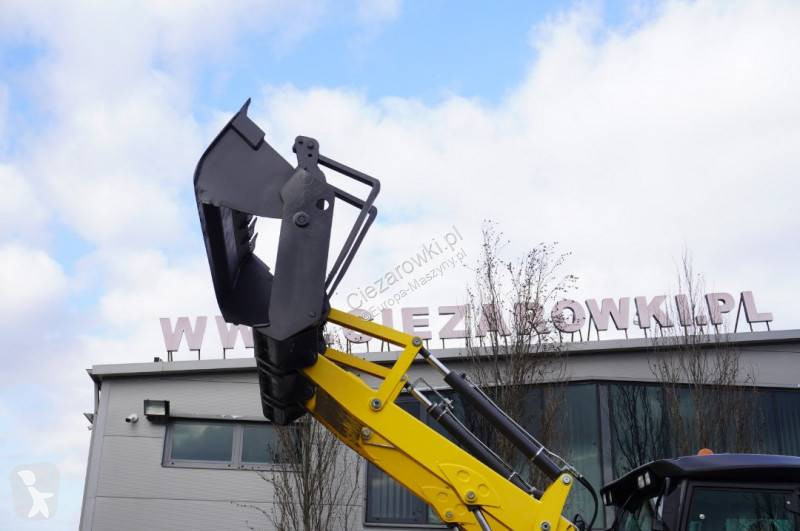 Buldoexcavator New Holland