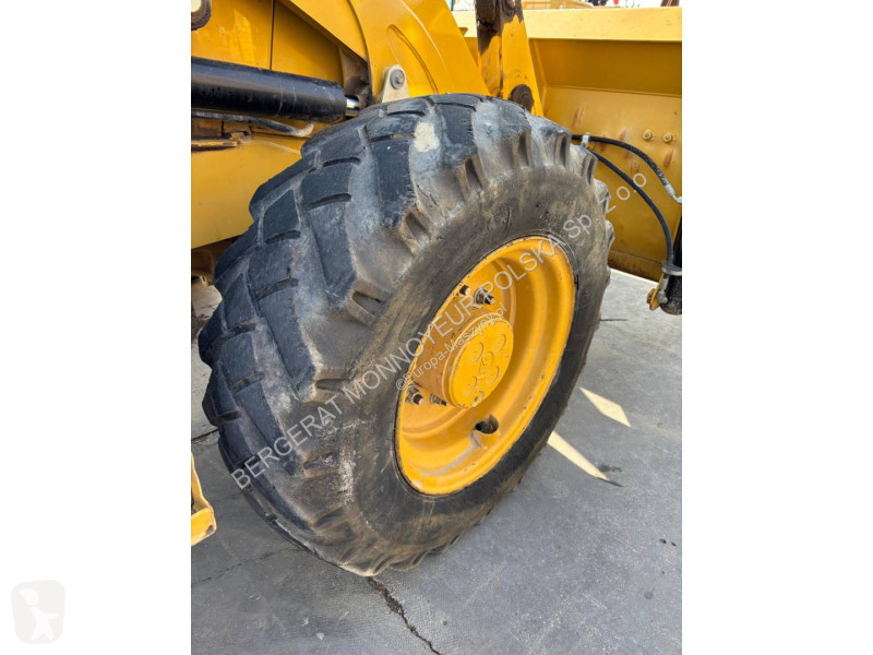 Koparko-ładowarka Caterpillar 432F2