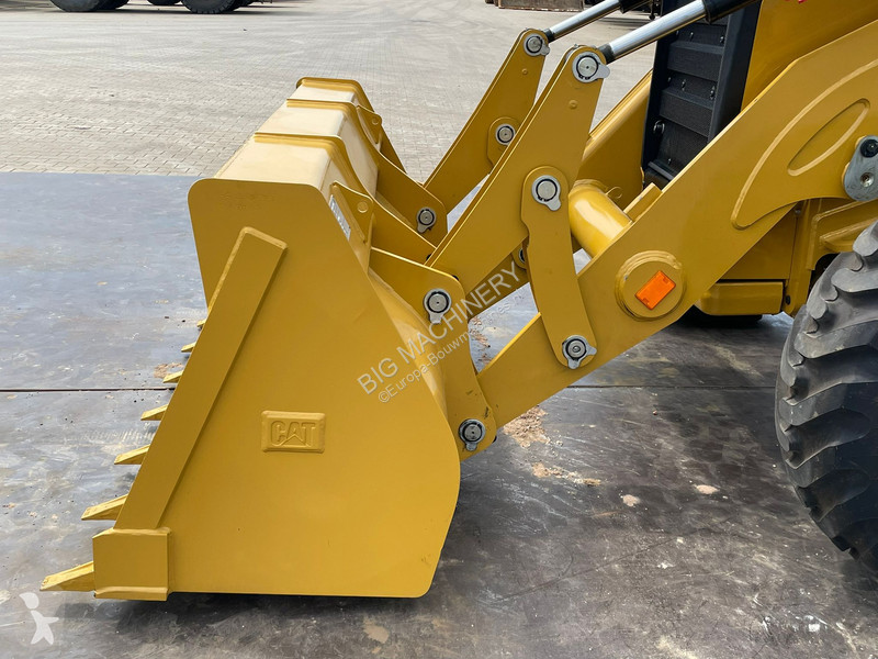 Tractopelle Caterpillar 424