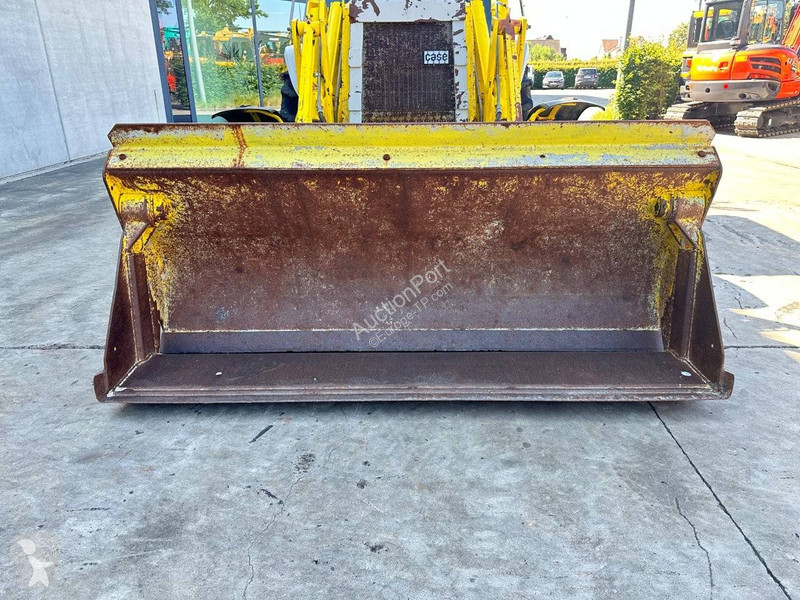 Retroexcavadora Case KT