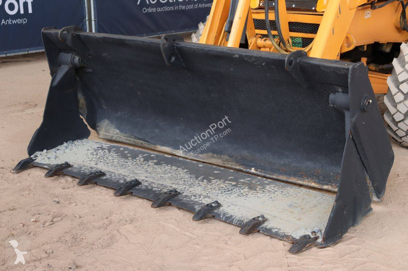 Tractopelle Terex TLB 844SX4