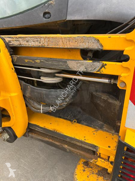 Buldoexcavator JCB