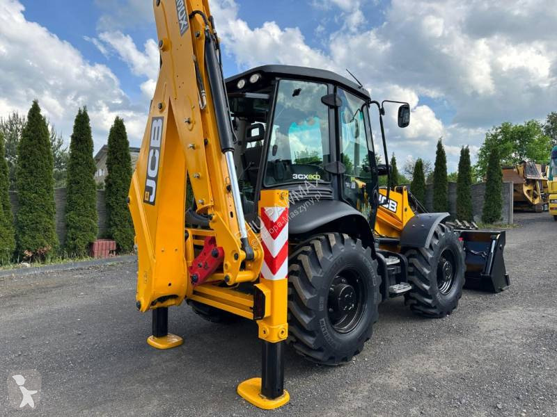 Buldoexcavator JCB