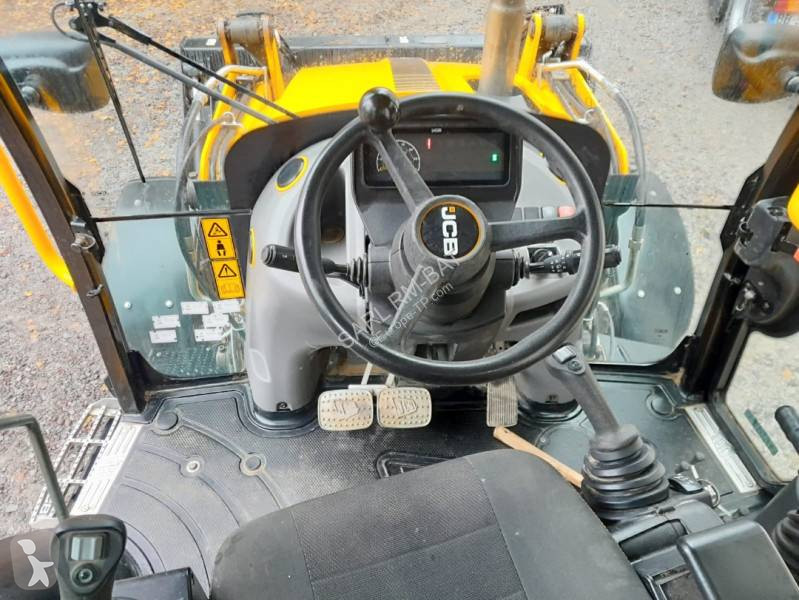 Retroescavadora JCB Plus