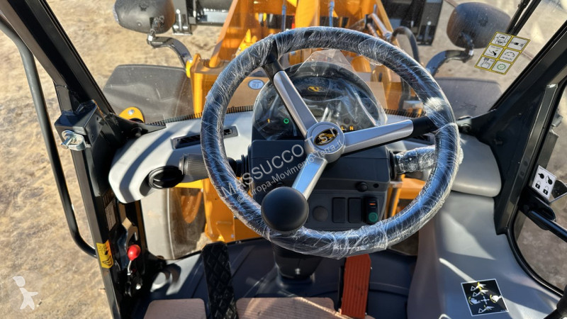 Traktor med grab Venieri 8.23G Articolata