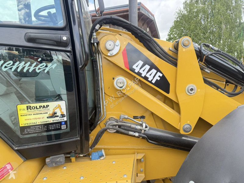 Koparko-ładowarka Caterpillar 444F