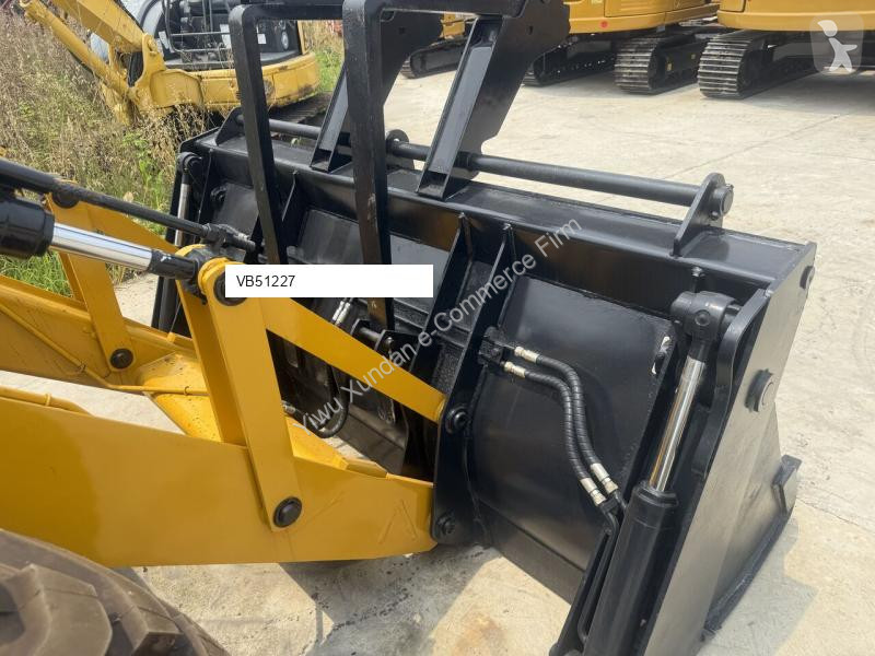 Rýpadlo-nakladač JCB 4CX