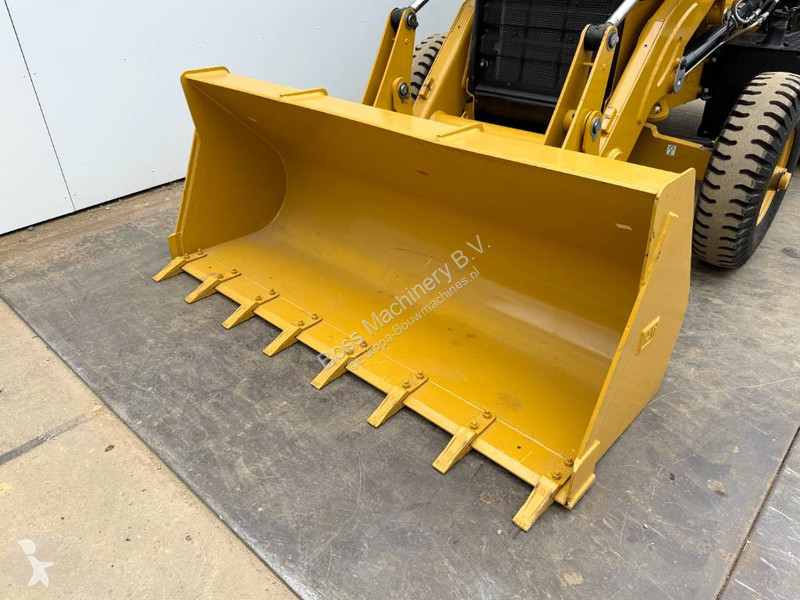 Rýpadlo-nakladač Caterpillar 424 - BRAND NEW /...