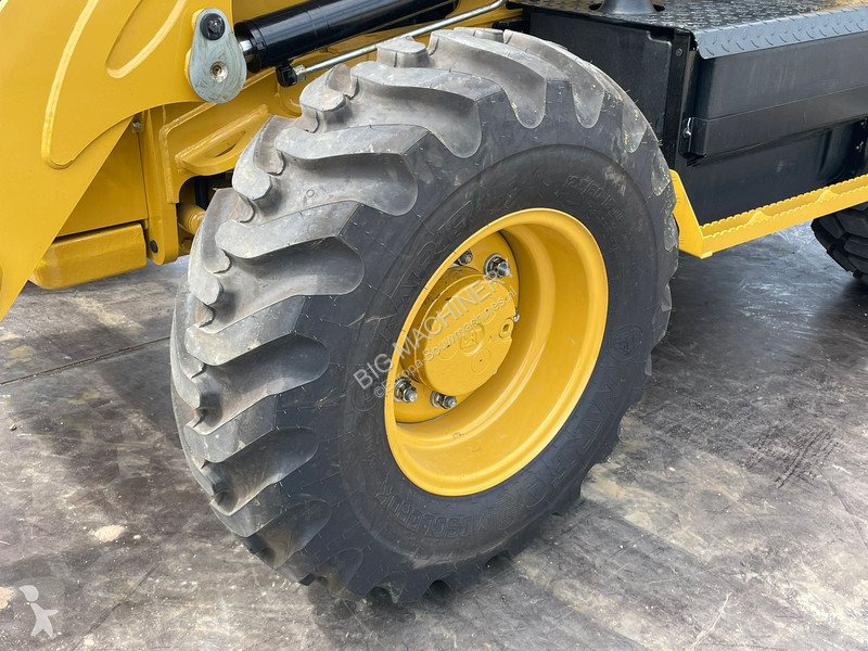 Tractopelle Caterpillar 424