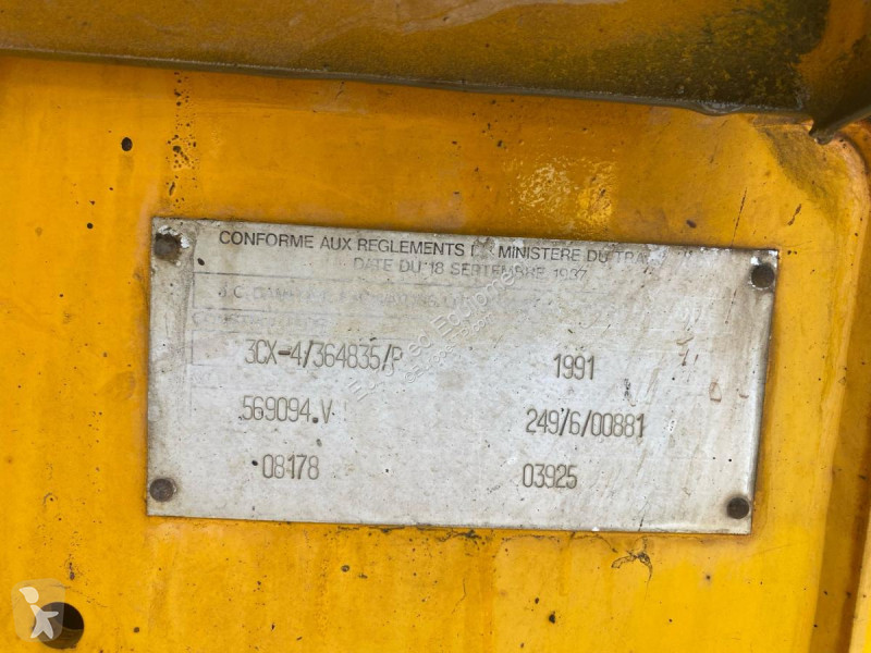 Tractopelle JCB