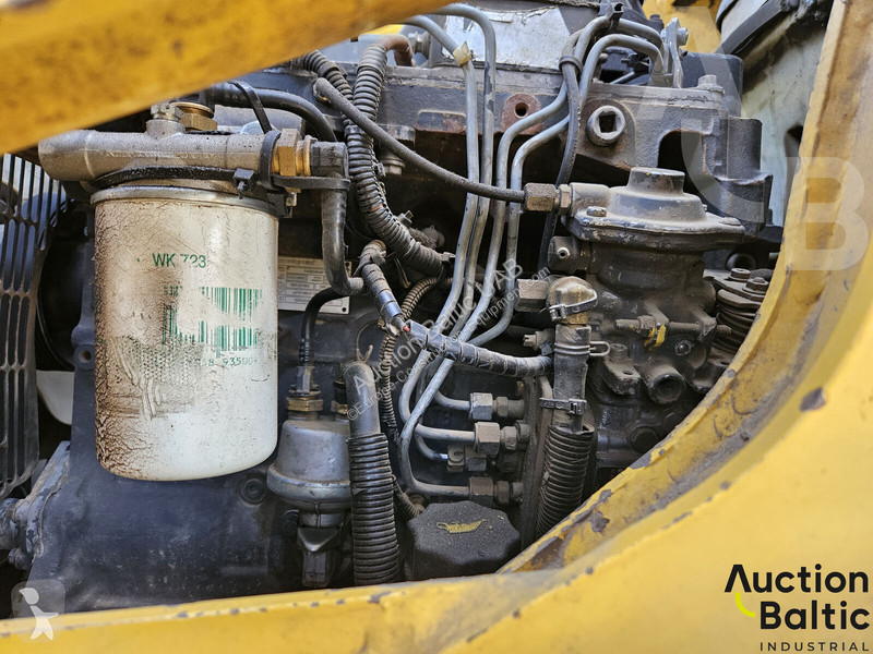 لودر حفار Komatsu