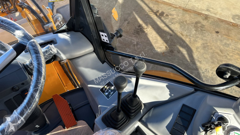 Traktor med grab Venieri 8.23G Articolata