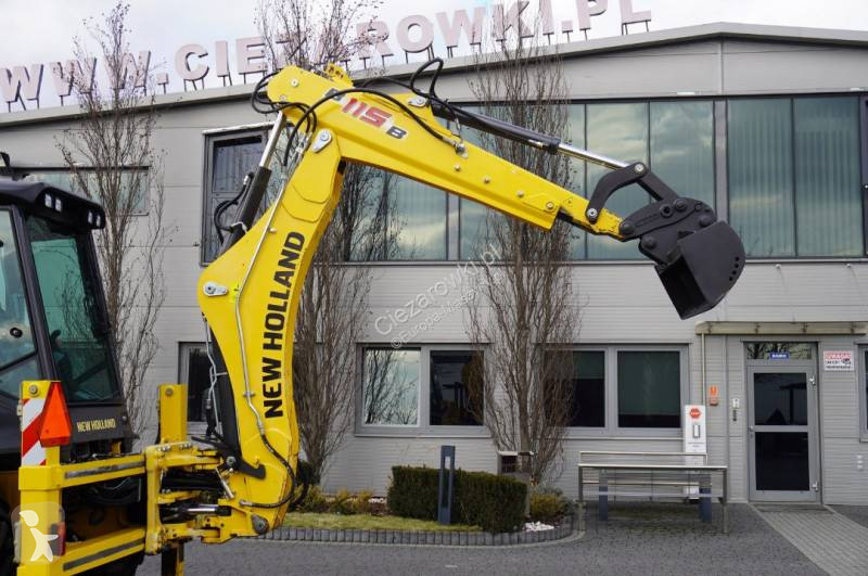 Buldoexcavator New Holland