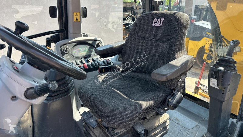 Bagr Caterpillar 2 4x4