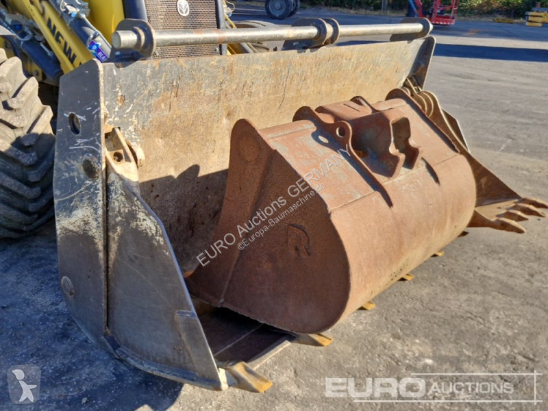 Bagr New Holland
