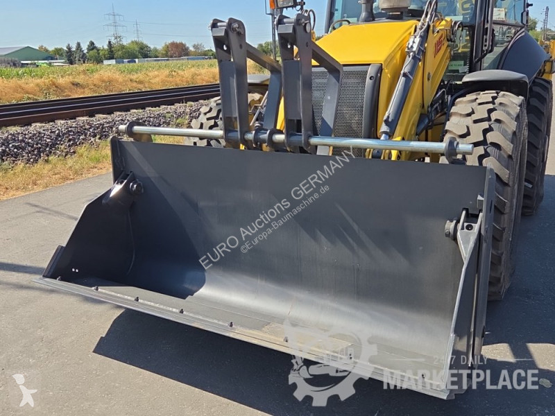 Bagr New Holland C