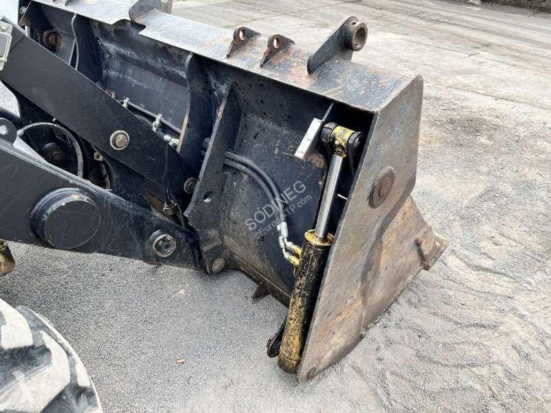 Экскаватор-погрузчик Caterpillar