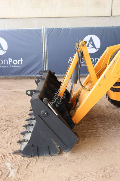 Tractopelle Terex TLB 844SX4