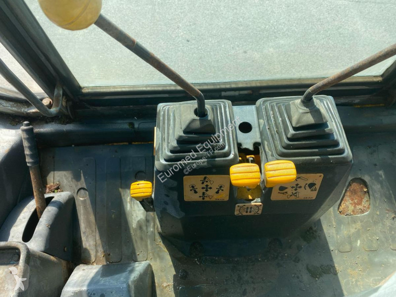 Tractopelle JCB