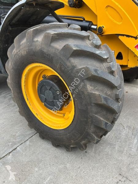 Buldoexcavator JCB
