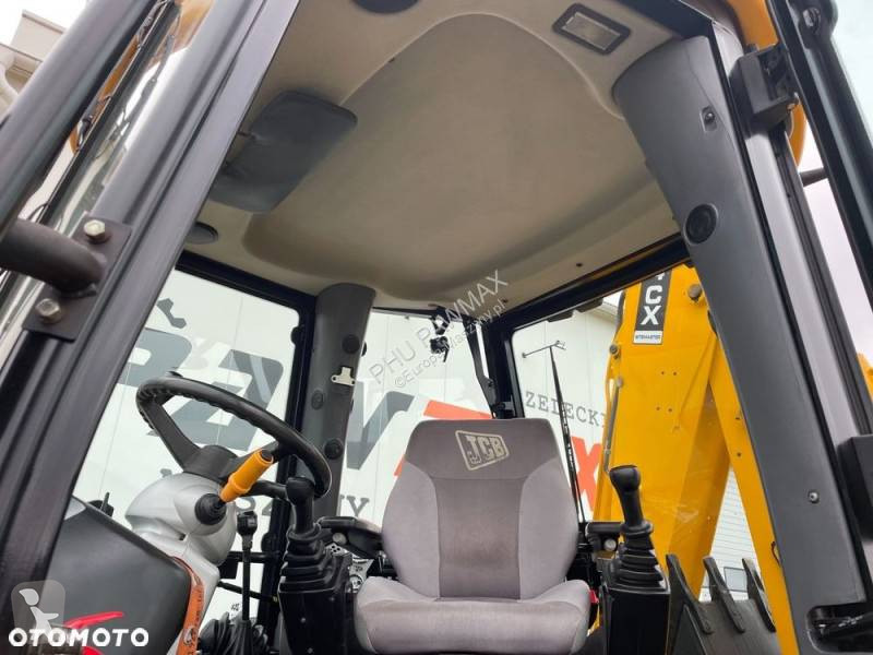 Retroescavadora JCB