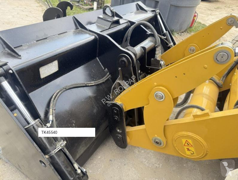 Retroescavadora Caterpillar 444F