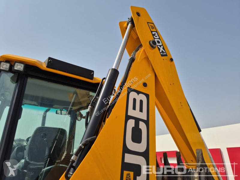 Retroescavadora JCB 3DX PLUS