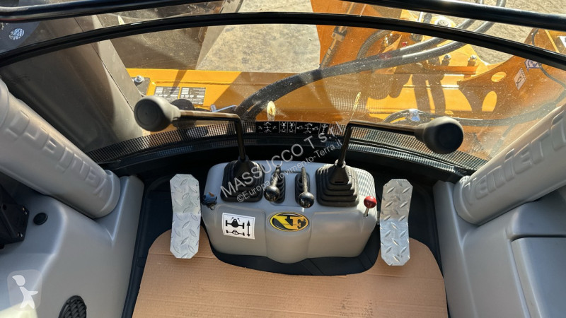Traktor med grab Venieri 8.23G Articolata