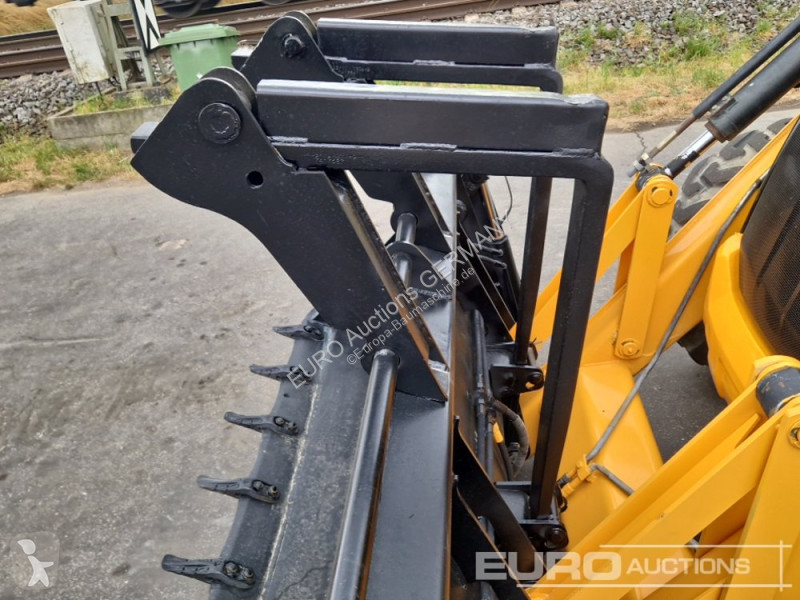 Traktor med grab JCB 3CX 14L4WM