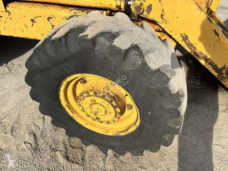 Rýpadlo-nakladač JCB - 4X4