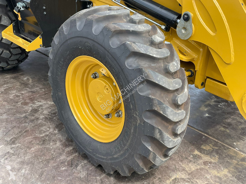 Tractopelle Caterpillar 424