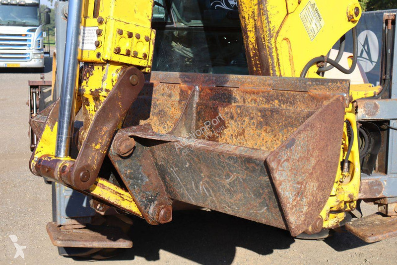 Tractopelle MF Automation 860