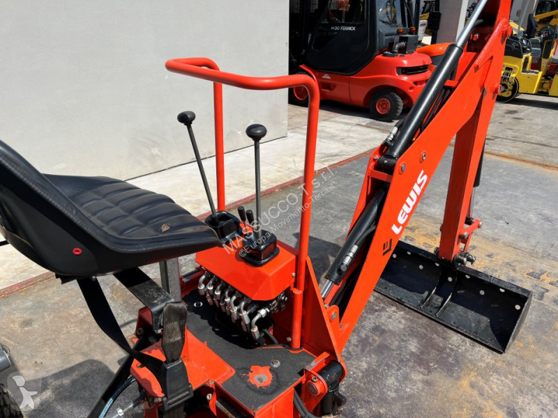 Traktor med grab Kubota B2231