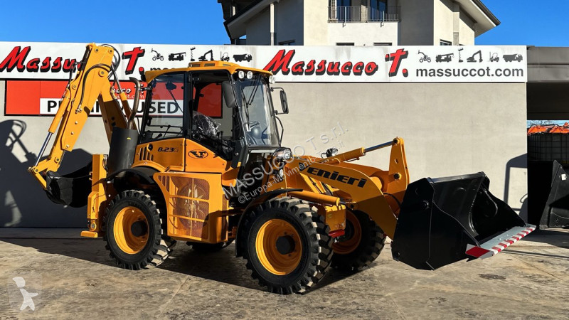 Traktor med grab Venieri 8.23G Articolata