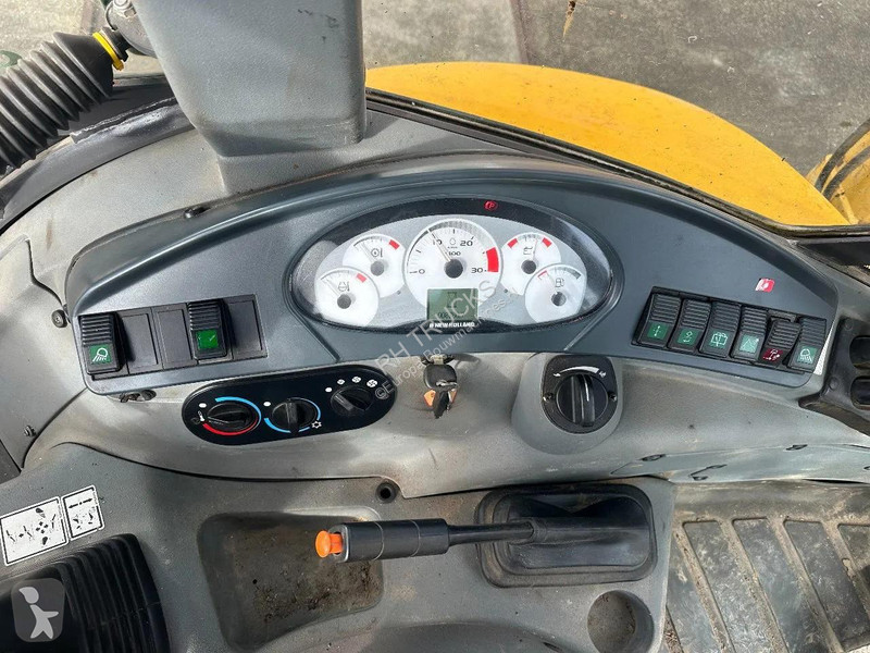 Экскаватор-погрузчик New Holland B , CE, 240 MM...