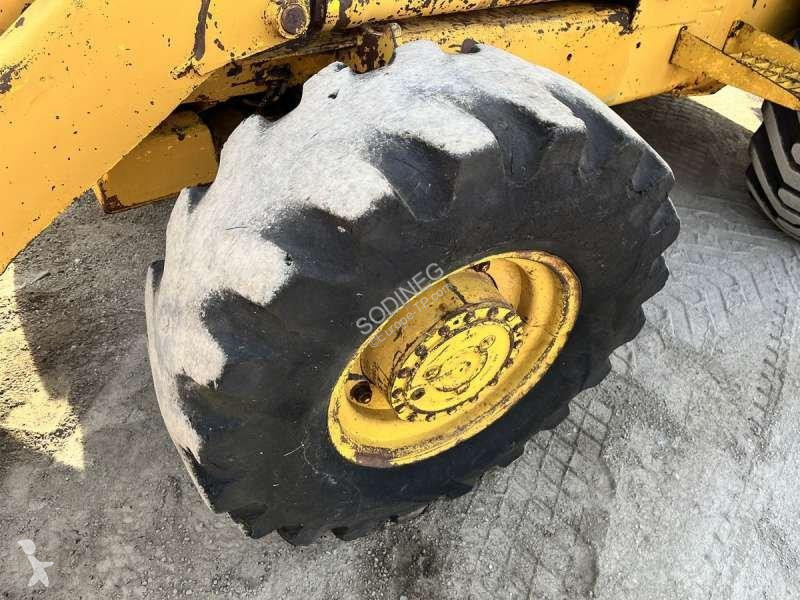 Rýpadlo-nakladač JCB - 4X4