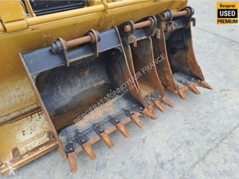 Багер-товарач Caterpillar 432