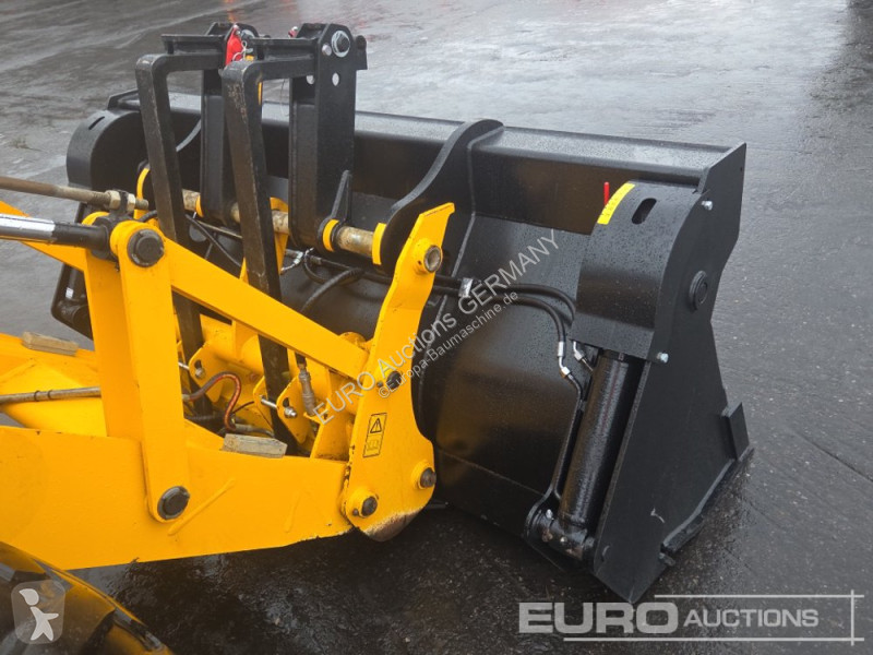 Rýpadlo-nakladač JCB 4CX PRO
