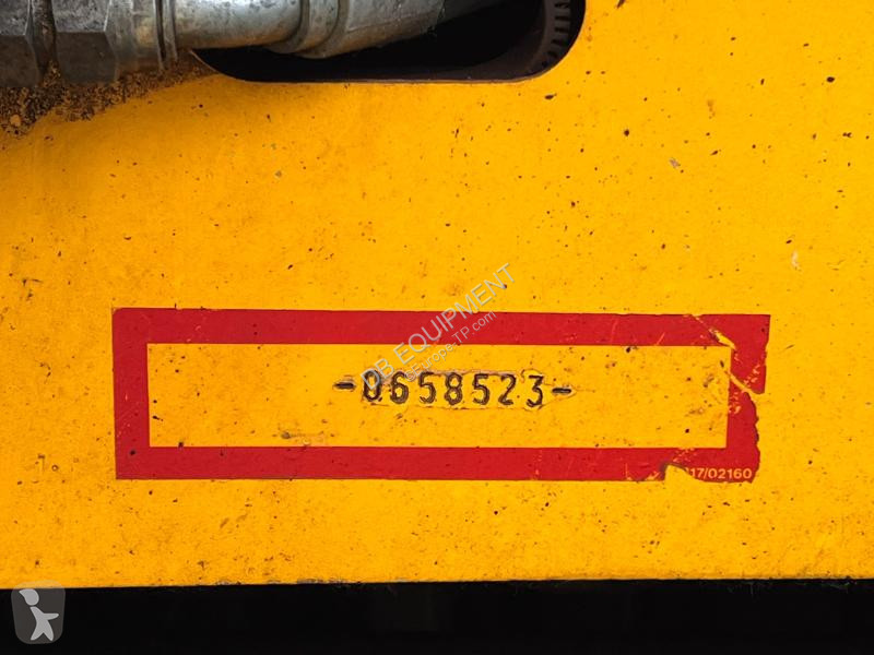Retroescavadora JCB TRACTOPELLE 5,2T (NET DE...