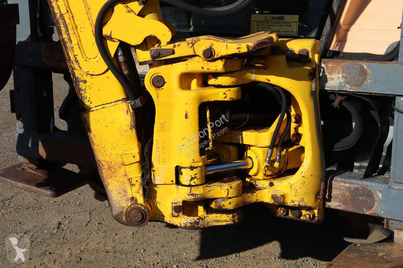 Tractopelle MF Automation 860