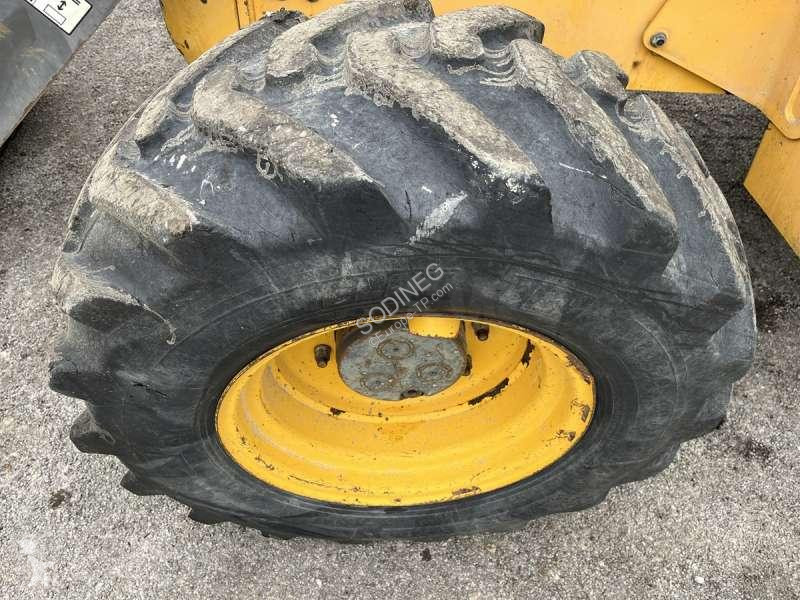 Traktor med grab Volvo + POWERSHIFT